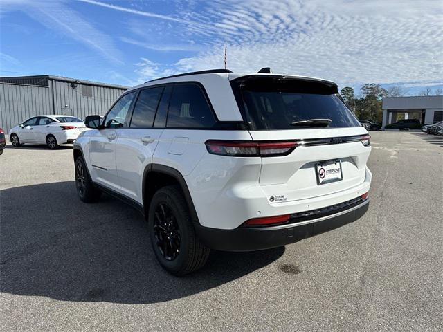 new 2025 Jeep Grand Cherokee car, priced at $41,435