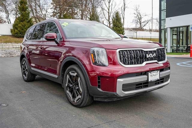 used 2023 Kia Telluride car, priced at $35,100