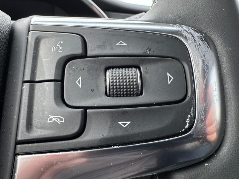 new 2025 Chevrolet Blazer car, priced at $43,060