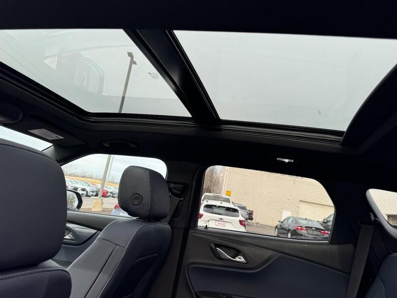 new 2025 Chevrolet Blazer car, priced at $43,060
