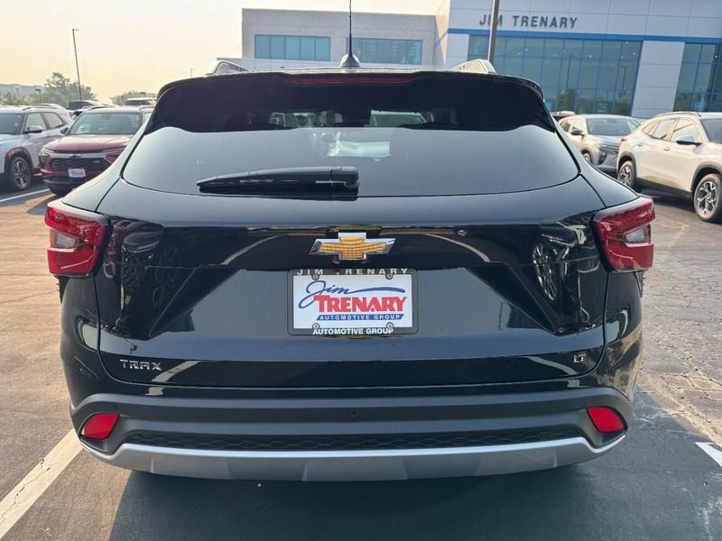 new 2025 Chevrolet Trax car, priced at $24,035