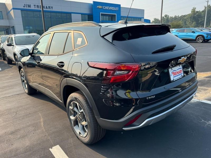 new 2025 Chevrolet Trax car, priced at $24,035