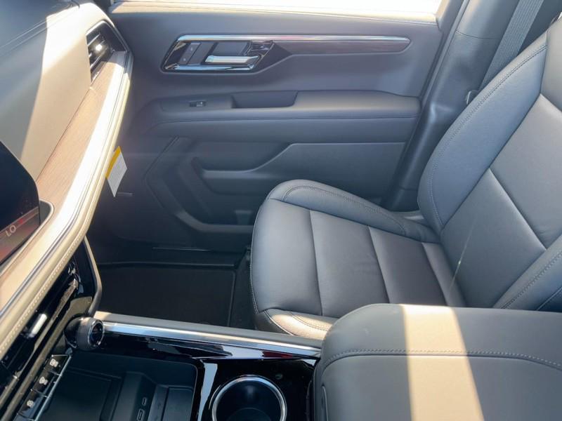 new 2026 Chevrolet Suburban car, priced at $75,995