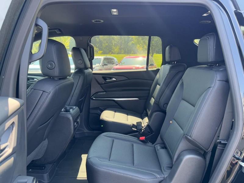 new 2026 Chevrolet Traverse car, priced at $41,595