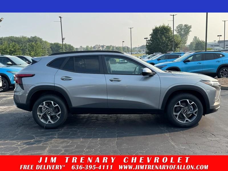 new 2025 Chevrolet Trax car, priced at $24,035