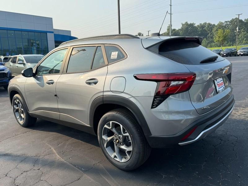 new 2025 Chevrolet Trax car, priced at $24,035