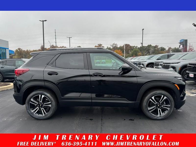 new 2025 Chevrolet TrailBlazer car, priced at $28,295