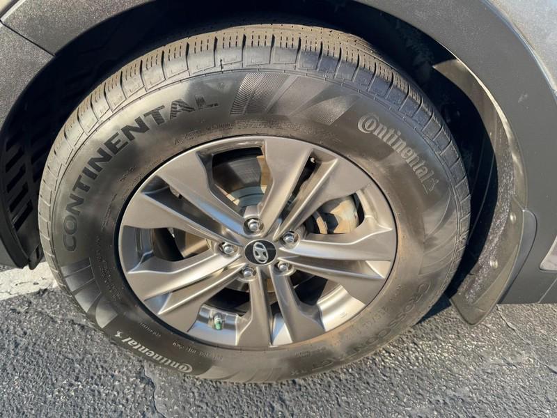 used 2013 Hyundai Santa Fe car, priced at $6,895