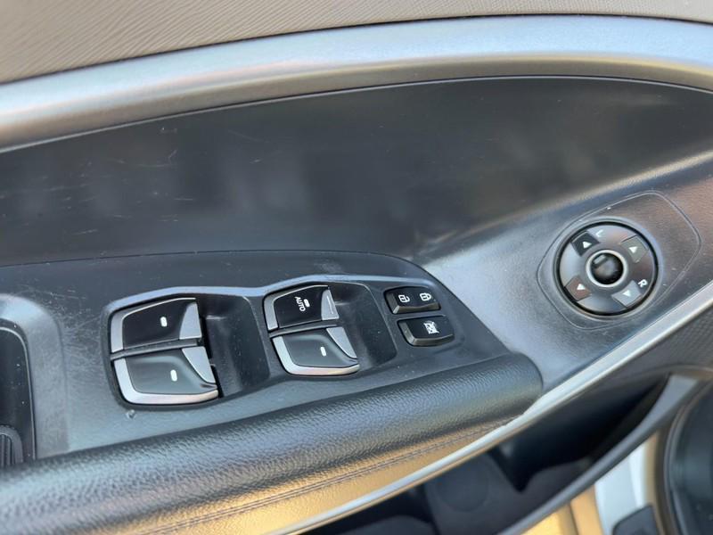 used 2013 Hyundai Santa Fe car, priced at $6,895