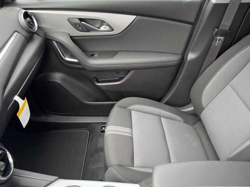 new 2025 Chevrolet Blazer car, priced at $36,390