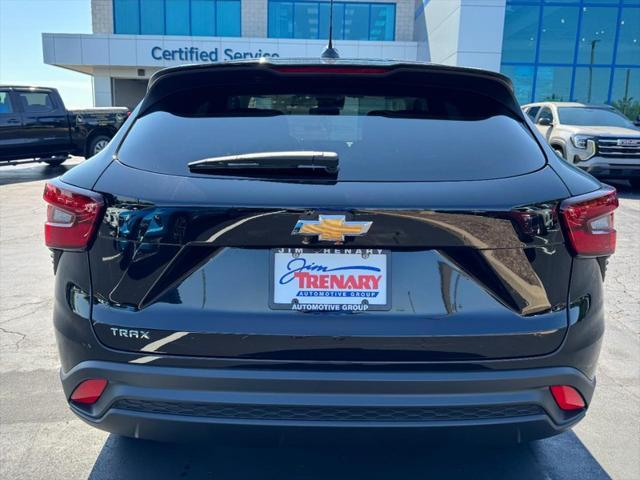 new 2025 Chevrolet Trax car, priced at $22,890