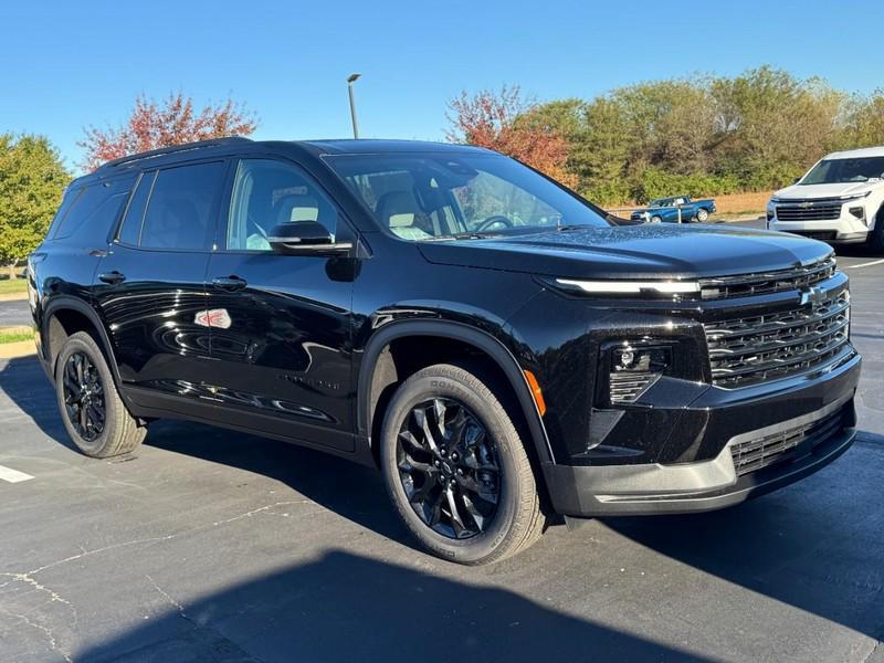 new 2026 Chevrolet Traverse car, priced at $41,230