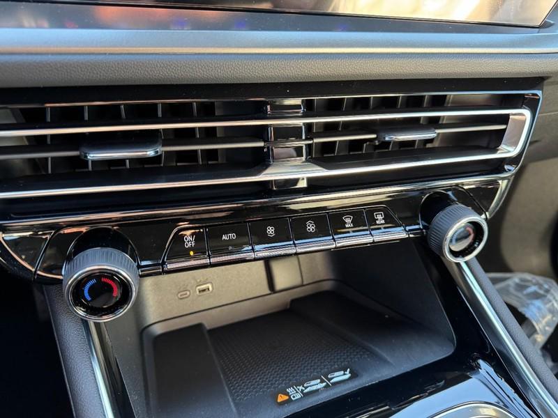 new 2026 Chevrolet Traverse car, priced at $41,230