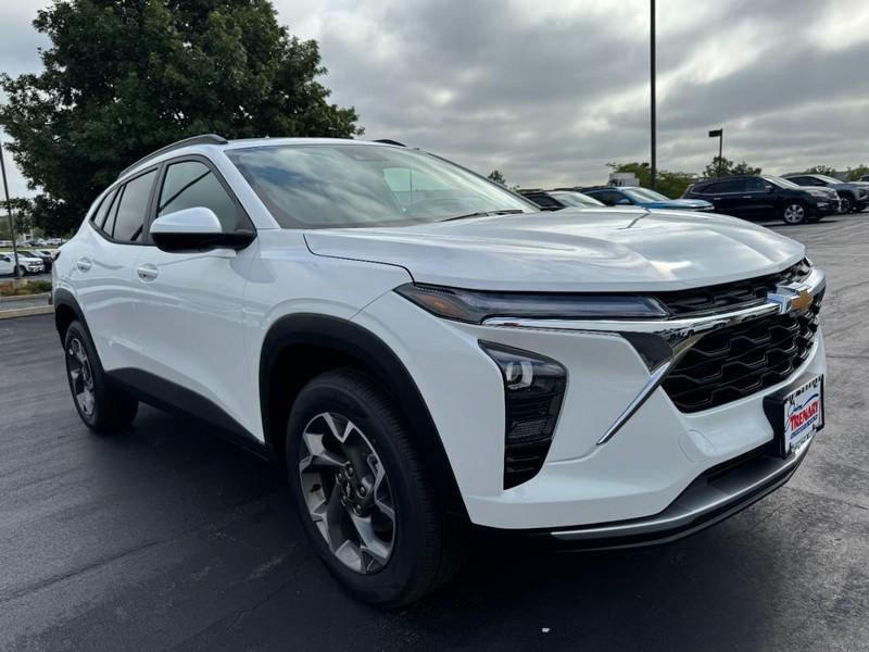 new 2025 Chevrolet Trax car, priced at $24,035