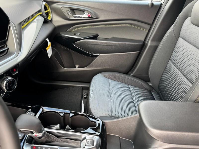new 2025 Chevrolet Trax car, priced at $24,035