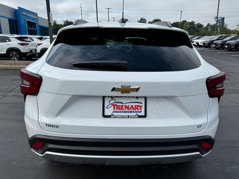 new 2025 Chevrolet Trax car, priced at $24,035