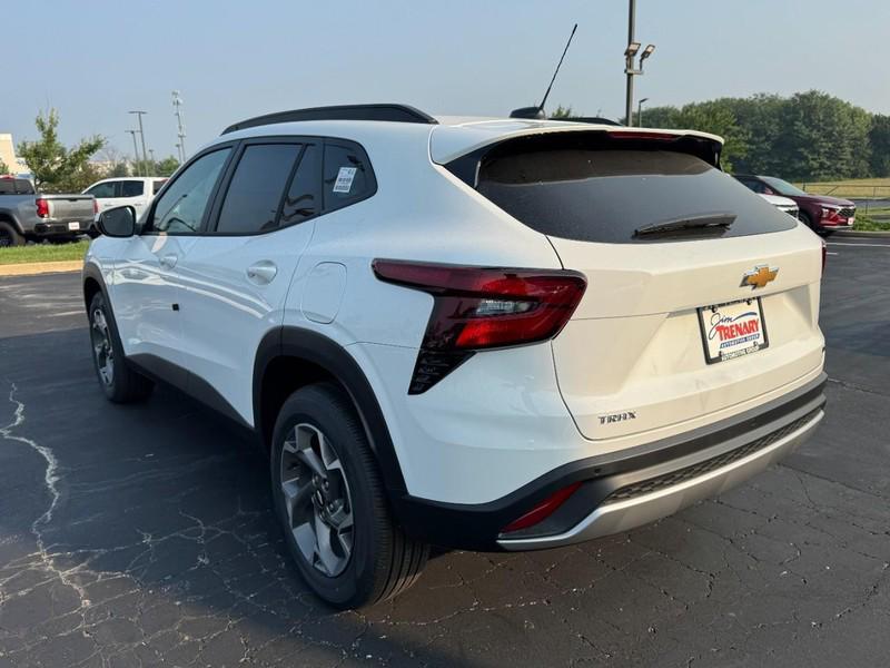 new 2025 Chevrolet Trax car, priced at $24,035