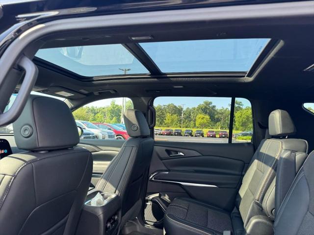 new 2025 Chevrolet Traverse car, priced at $57,094