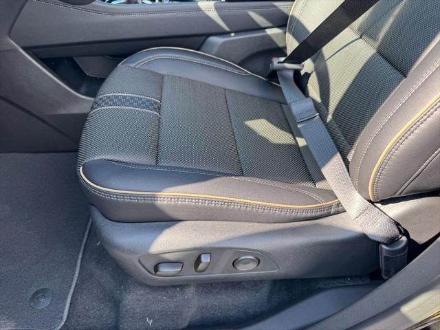 new 2025 Chevrolet Traverse car, priced at $57,094