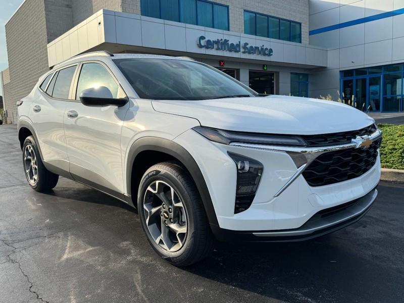 new 2025 Chevrolet Trax car, priced at $24,110