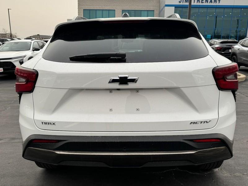 new 2025 Chevrolet Trax car, priced at $25,340