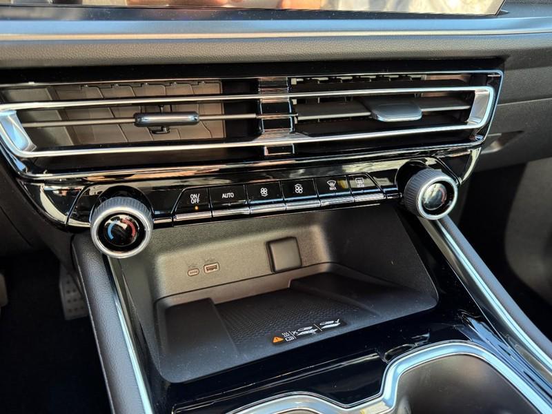 new 2026 Chevrolet Traverse car, priced at $44,600