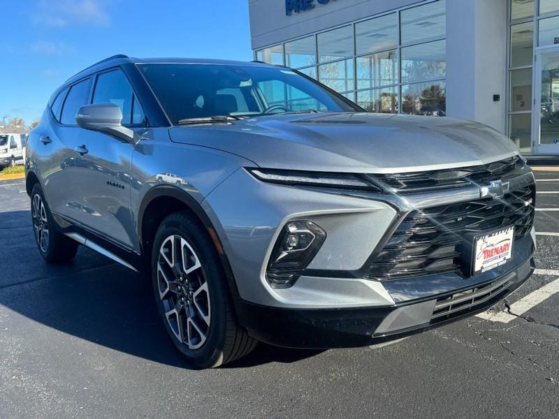 used 2025 Chevrolet Blazer car, priced at $34,995