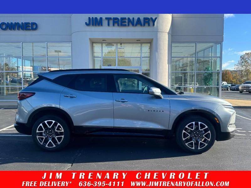 used 2025 Chevrolet Blazer car, priced at $34,995