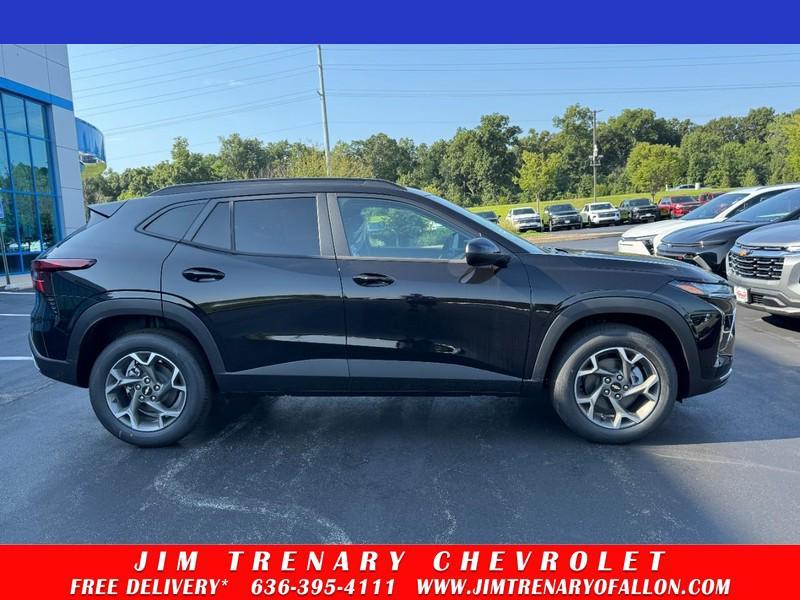 new 2025 Chevrolet Trax car, priced at $24,235