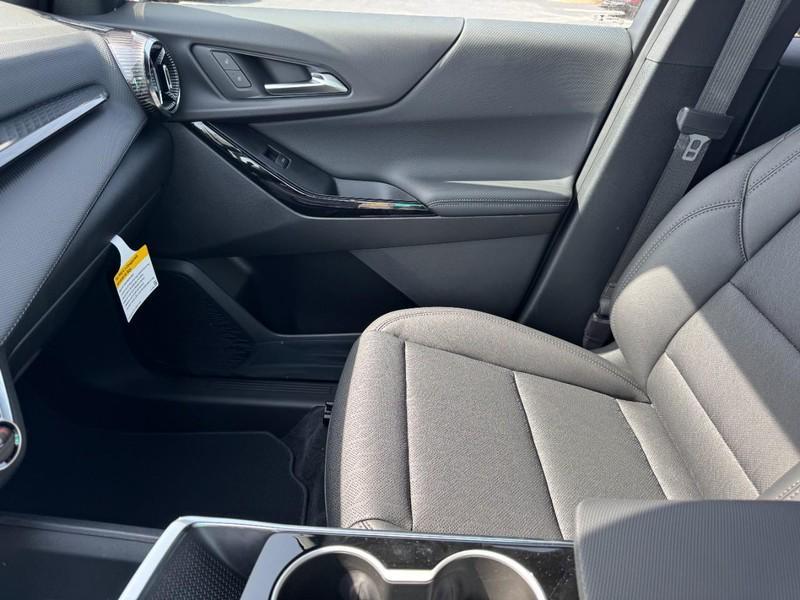 new 2026 Chevrolet Equinox car, priced at $28,736