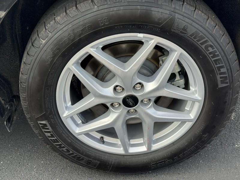 used 2024 Ford Edge car, priced at $25,495