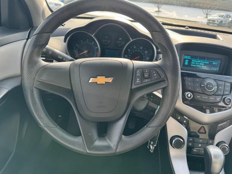 used 2014 Chevrolet Cruze car, priced at $5,895