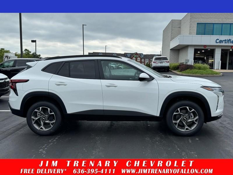 new 2025 Chevrolet Trax car, priced at $24,035