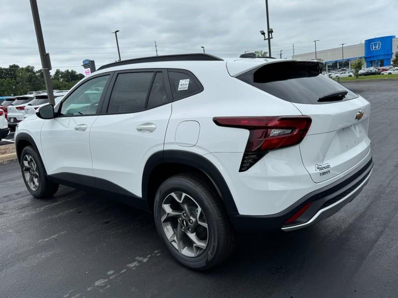 new 2025 Chevrolet Trax car, priced at $24,035