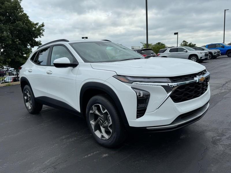 new 2025 Chevrolet Trax car, priced at $24,035