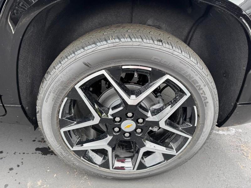 new 2025 Chevrolet Traverse car, priced at $51,994