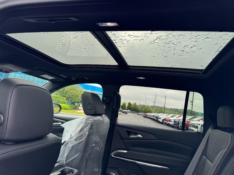 new 2025 Chevrolet Traverse car, priced at $51,994