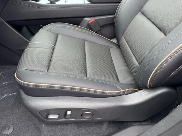 new 2025 Chevrolet Traverse car, priced at $55,094