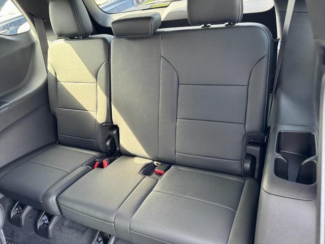 new 2025 Chevrolet Traverse car, priced at $44,060