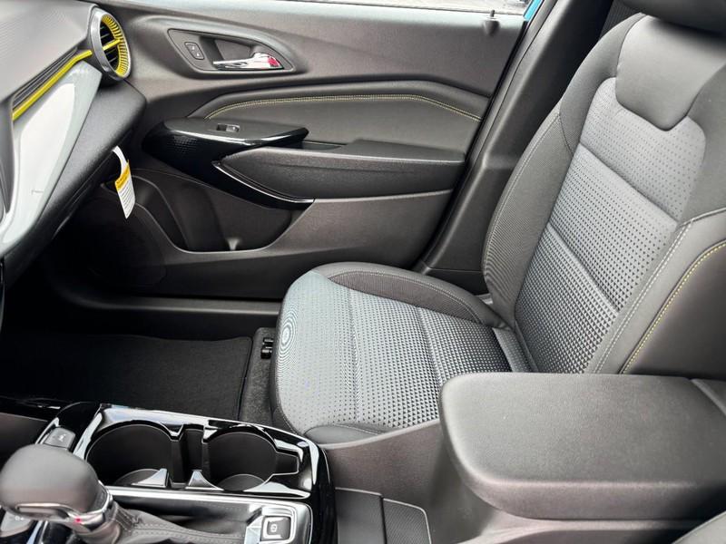 new 2025 Chevrolet Trax car, priced at $24,430