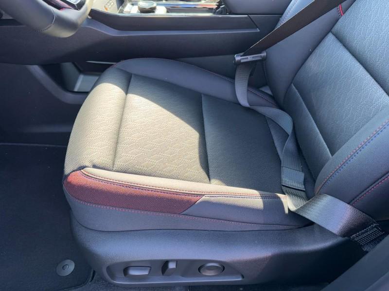 new 2026 Chevrolet Equinox car, priced at $33,445