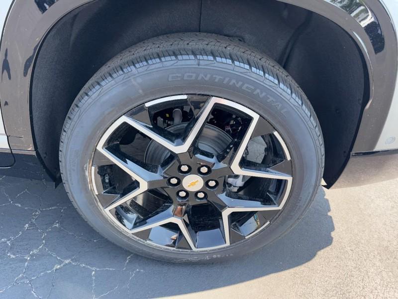 new 2026 Chevrolet Traverse car, priced at $56,095