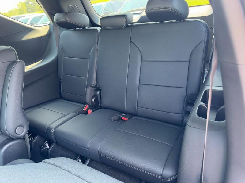 new 2026 Chevrolet Traverse car, priced at $56,095