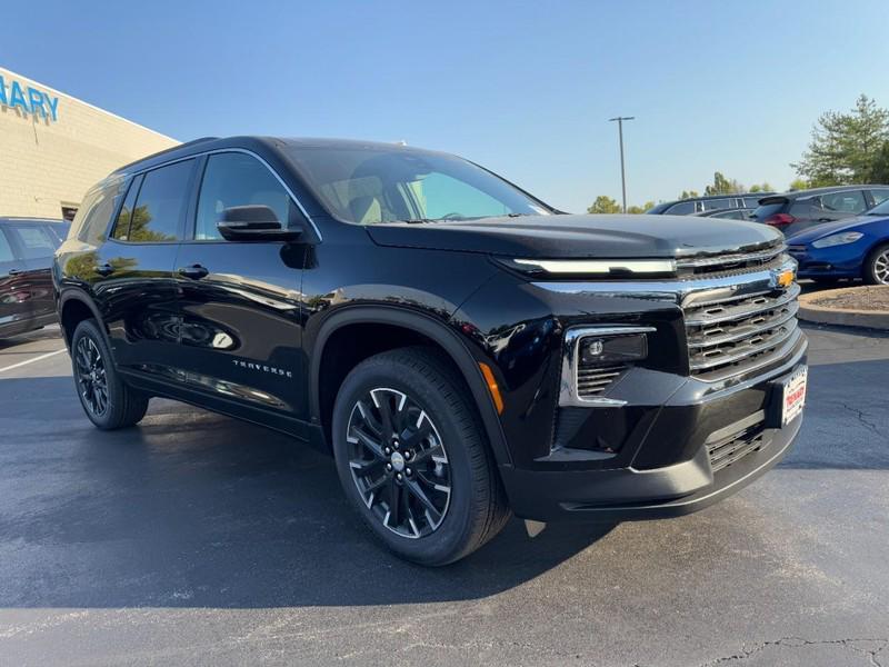 new 2026 Chevrolet Traverse car, priced at $41,445
