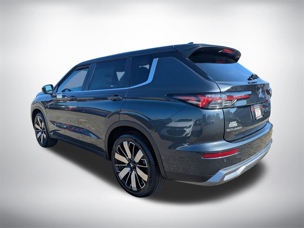 new 2025 Mitsubishi Outlander car, priced at $34,295