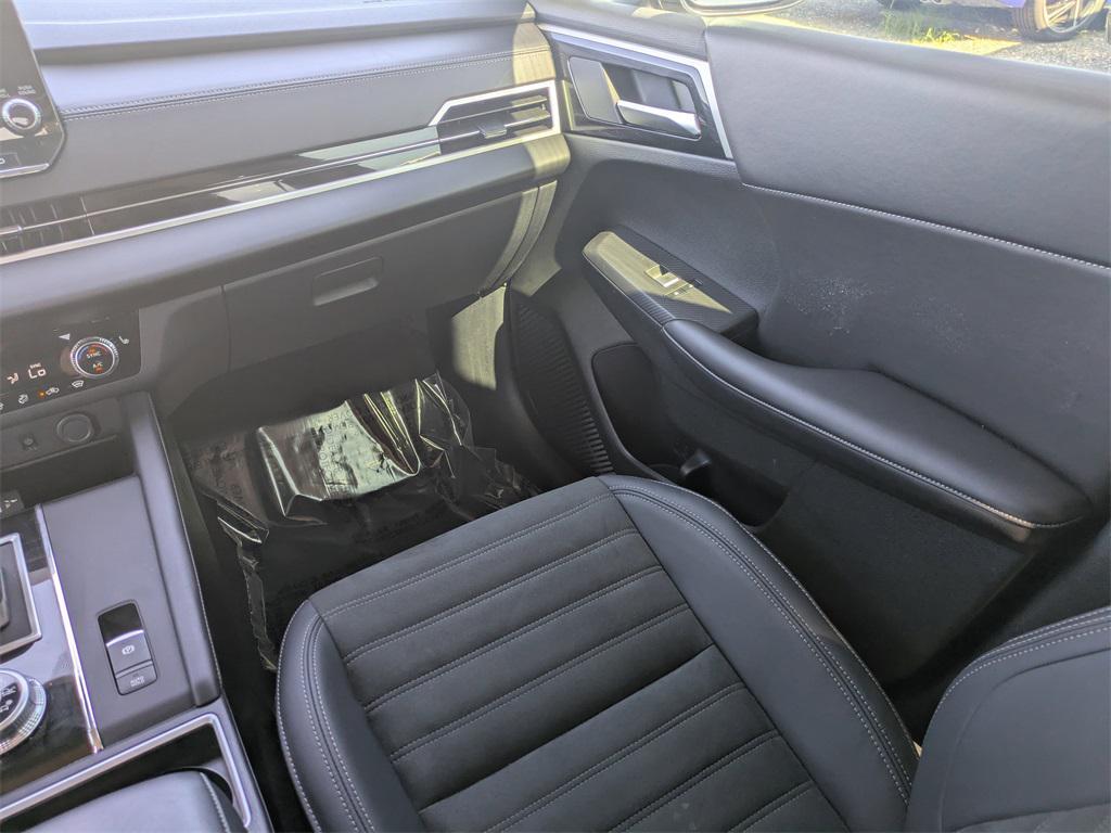 used 2024 Mitsubishi Outlander car, priced at $27,762