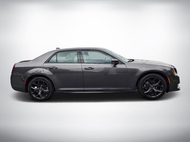 used 2022 Chrysler 300 car, priced at $25,068