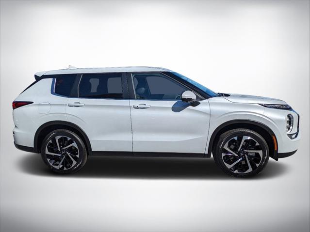 new 2024 Mitsubishi Outlander car, priced at $28,000