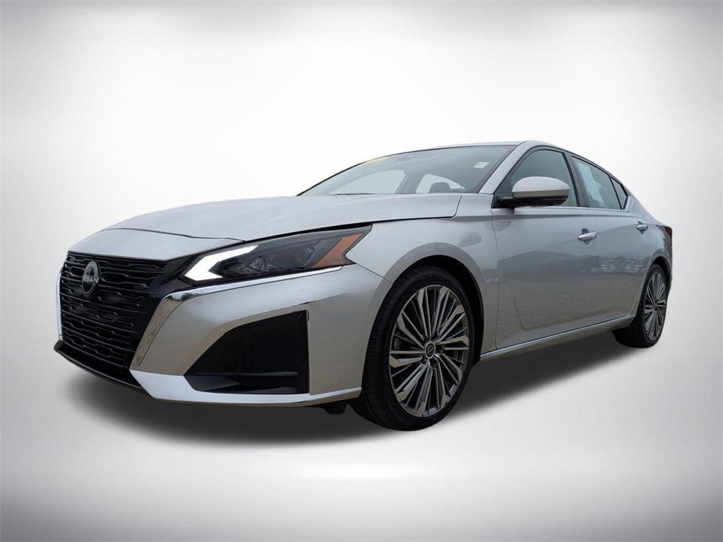 used 2023 Nissan Altima car, priced at $22,093