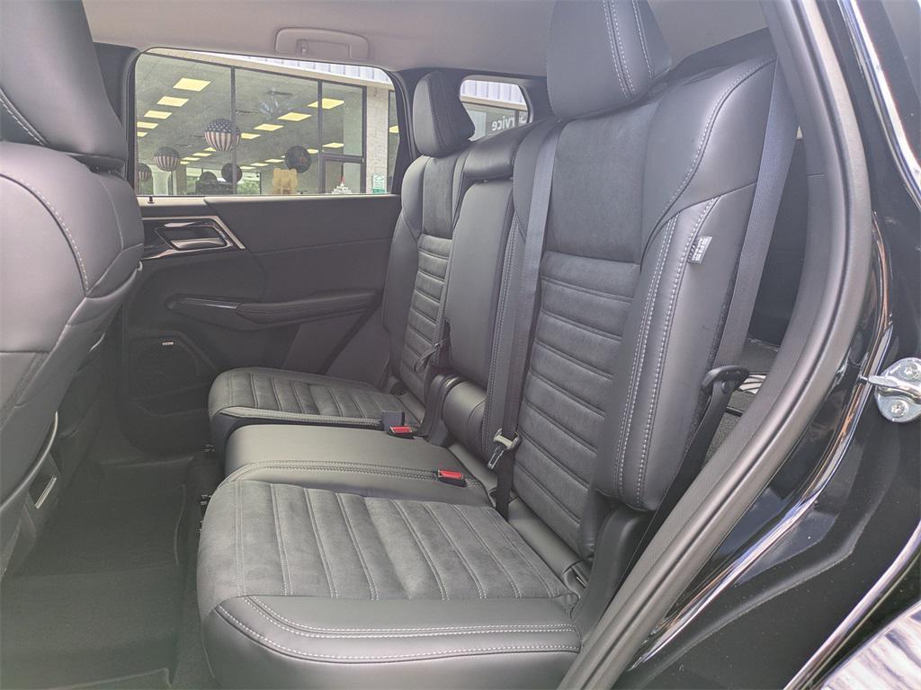 new 2025 Mitsubishi Outlander car, priced at $30,970
